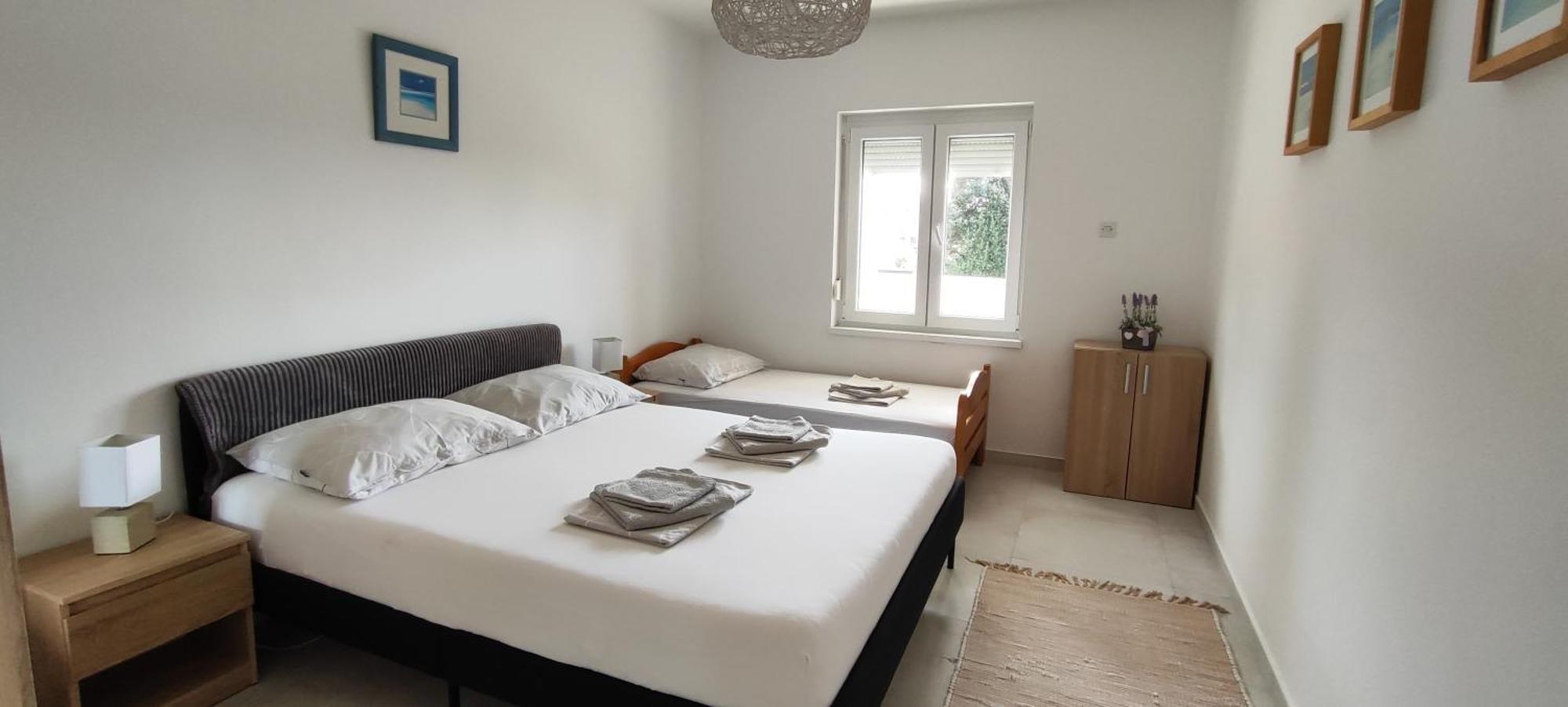 Emily, 6 2 Guests, Newly Refurbished Apartman