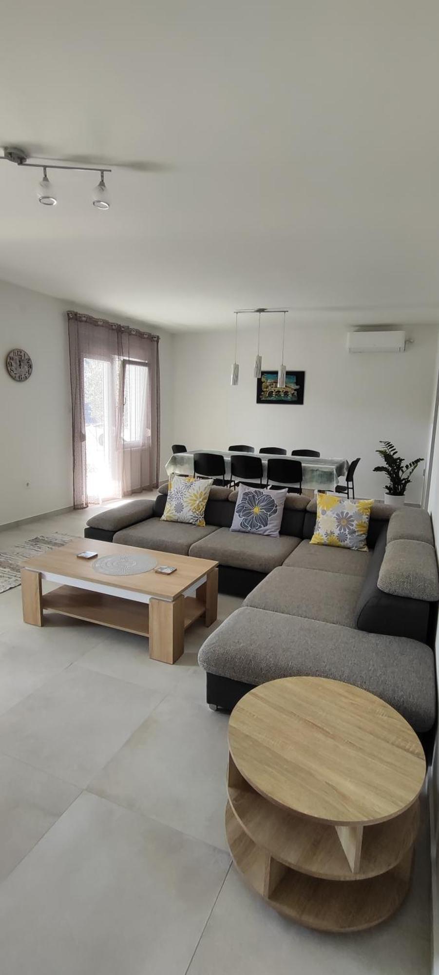 Apartment Emily, 6 2 Guests, Newly Refurbished