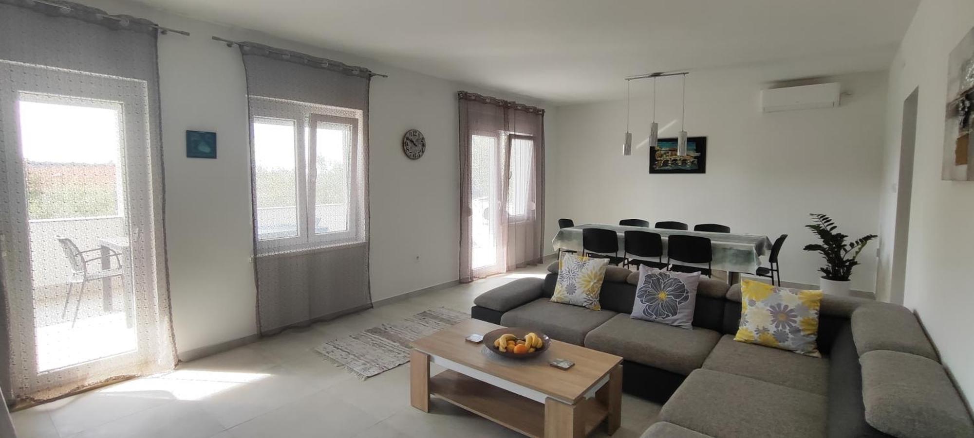Apartman Emily, 6 2 Guests, Newly Refurbished Póla