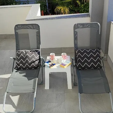 Apartman Emily, 6 Plus 2 Guests, Newly Refurbished Pula Exterior photo